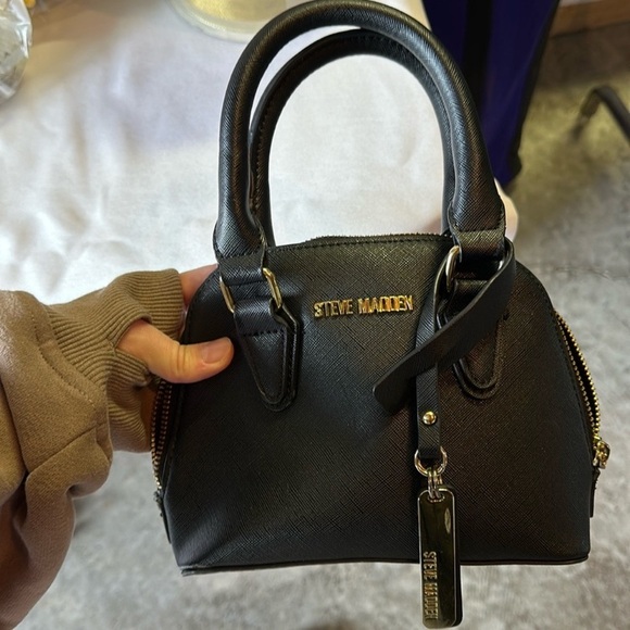 AMBER I BUY YOUR PURSES - Picture 6 of 8